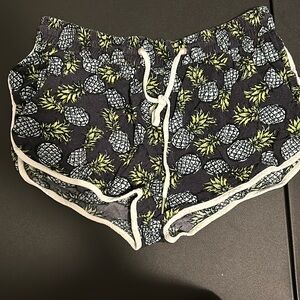 Forever 21 pineapple print shorts size small